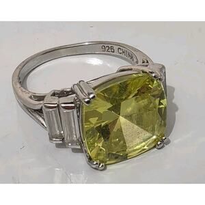 Ross Simons Peridot CZ Cocktail Ring Sterling Silver Size 6.75 Step Band